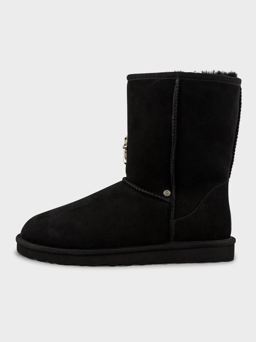 Black Chrome Heart Uggs Black Chrome Heart Uggs