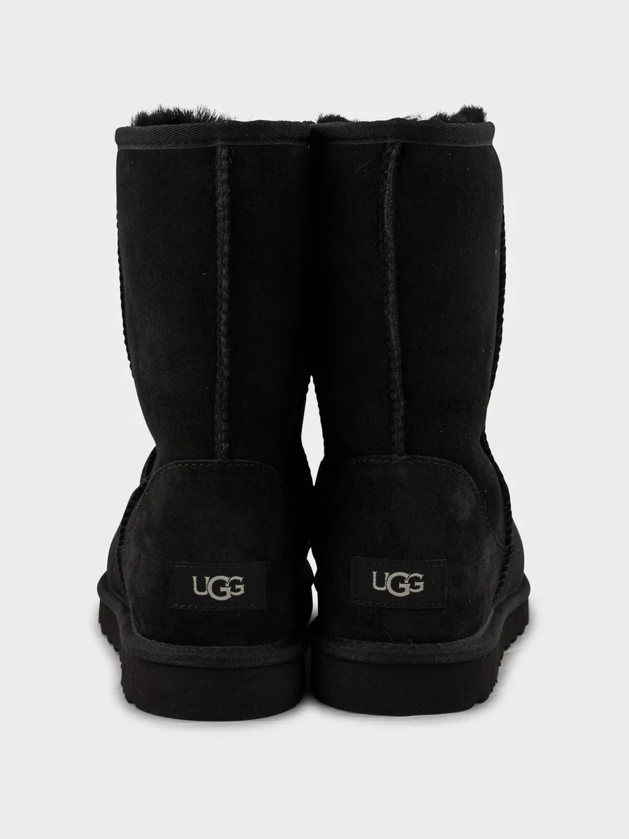 Black Chrome Heart Uggs Black Chrome Heart Uggs