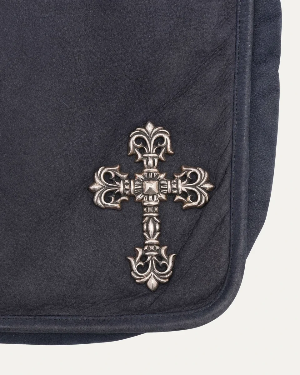 Chrome Hearts Filigree Cross Embellished Leather Messenger Bag Chrome Hearts Filigree Cross Embellished Leather Messenger Bag